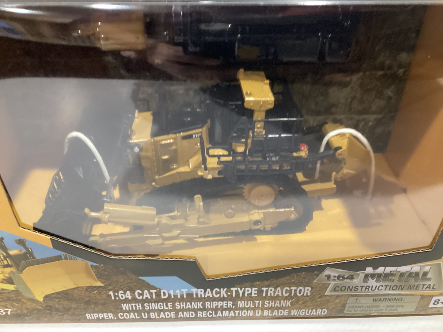 DM 1/64 CAT D11T Track Type Tractor