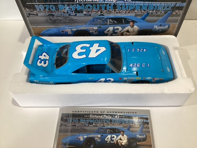 1/24 University of Racing #43 Richard Petty 1970 Plymouth Superbird