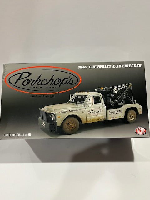 1/18 Greenlight 1970 Chevy Porkchop's Chop Shop Tow Truck